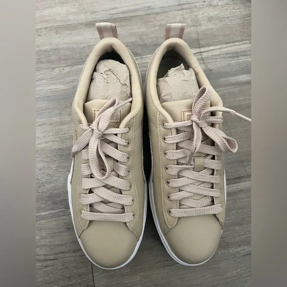 Puma Beige and White Women's Sneakers - Picture 6 of 9